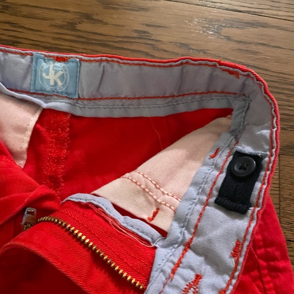 Boys size 5 red shorts - Picture 2 of 2